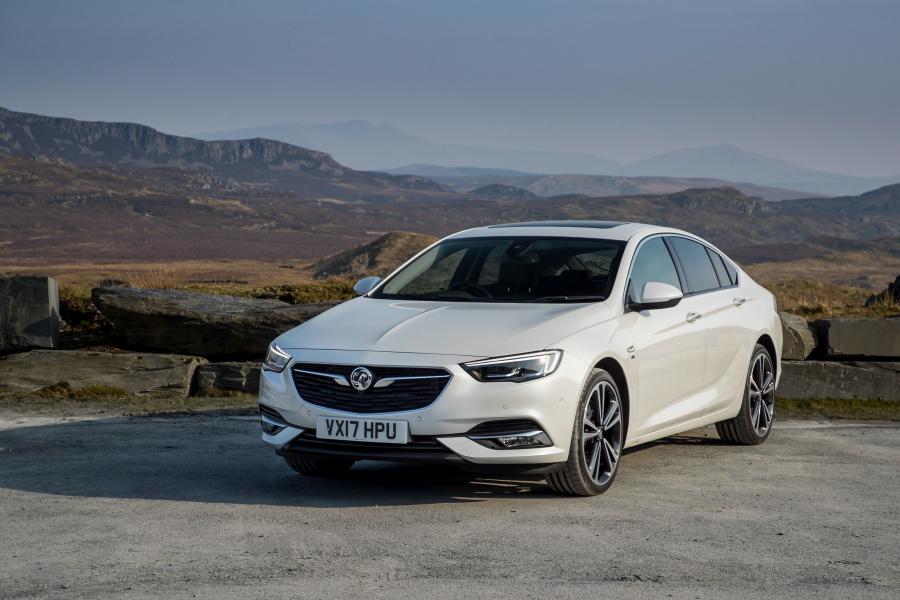  Vauxhall Insignia Grand Sport Turbo 4x4 2017 года  (фото 20 из 41)